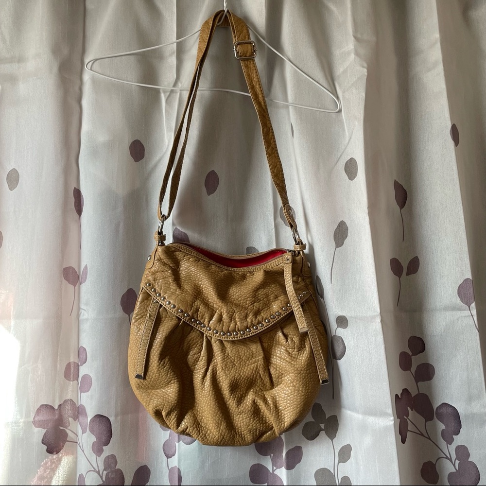 tan y2k crossbody bag